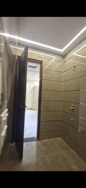 Balcony in 3 BHK Builder Floor at Sector 85 – for Rent