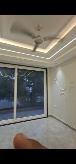 Room in 3 BHK Builder Floor at Sector 85 – for Rent