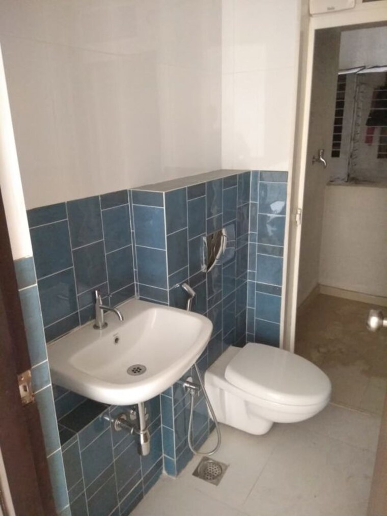 Bathroom, lodha-amara 1 Bedroom 550 Sq.Ft. Apartment In Kolshet Road Thane 10648595
