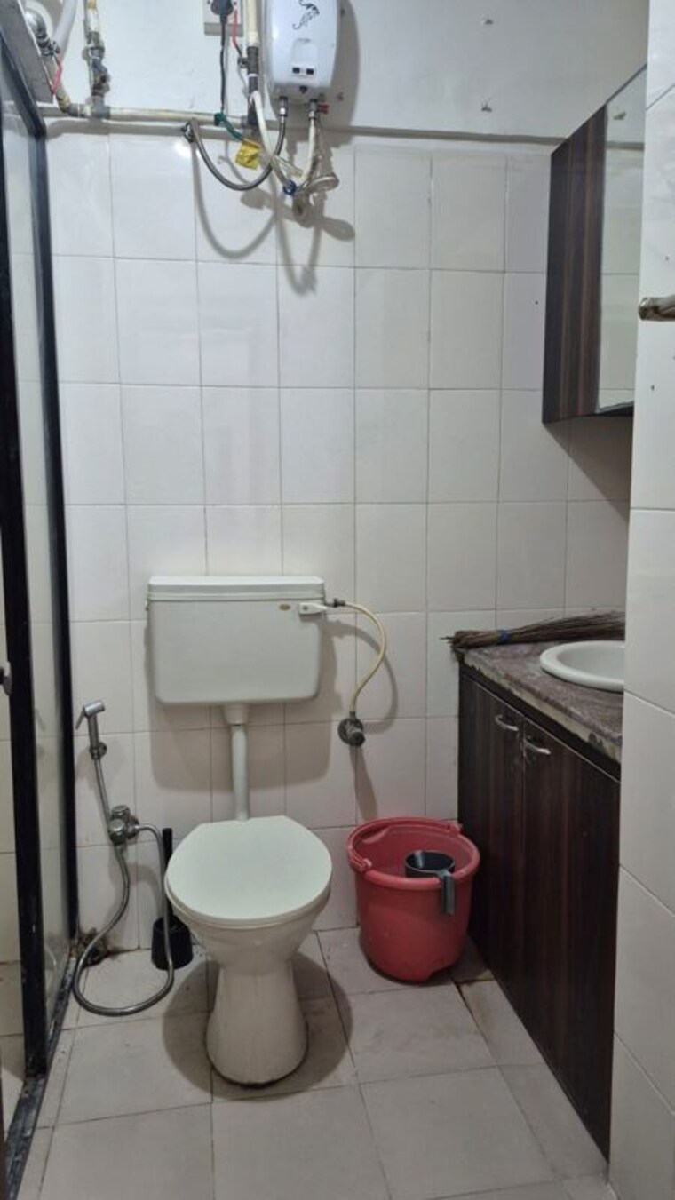 Bathroom, royal-palms 2 Bedroom 842 Sq.Ft. Apartment In Goregaon East Mumbai 10648587