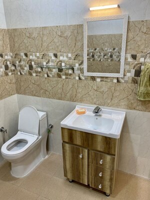 Bathroom in 1 RK Builder Floor at Sector 45 – for Rent