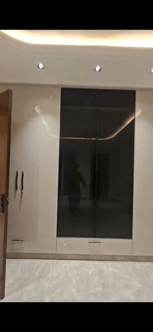 Furnished Amenities in 3 BHK Builder Floor at Parklands, Sector 85 – for Sale