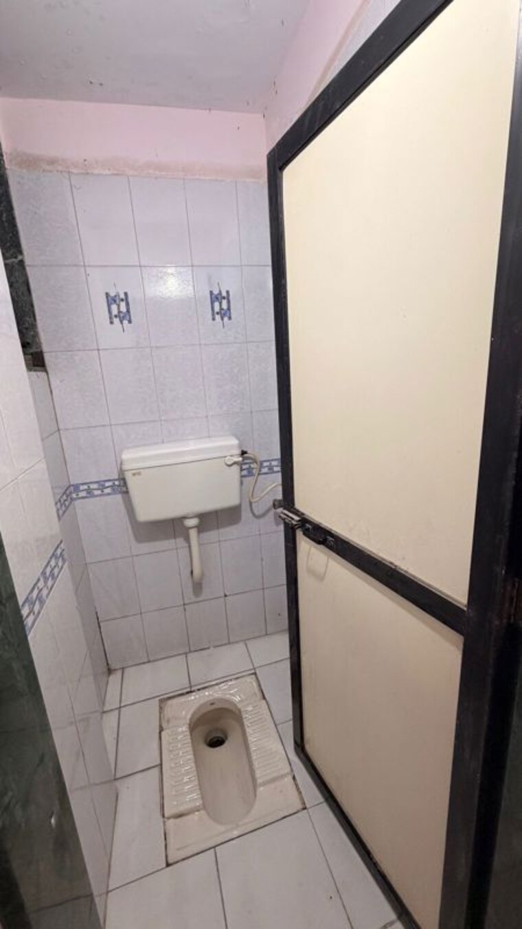 Bathroom, rna-ng-regency-phase-i 1 Bedroom 585 Sq.Ft. Apartment In Balkum Pada Thane 10648609
