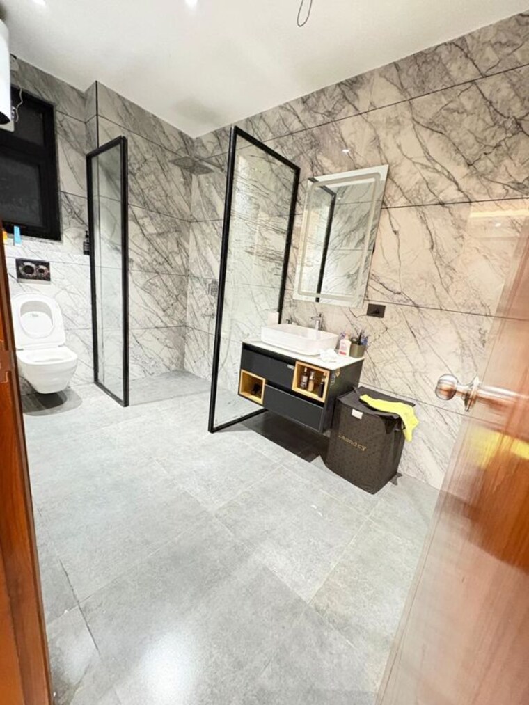 Team Area, sushant lok i 3 Bedroom 215 Sq.Yd. Builder Floor In Sushant Lok I Gurgaon 10648633