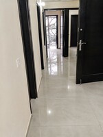 4 BHK +  300 Sq.Yd. Builder Floor in Naraina