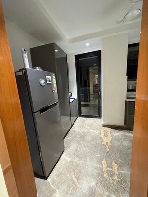 Room in 3 BHK Builder Floor at Sushant Lok I – for Rent