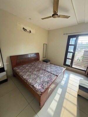 2 BHK Builder Floor For Rent in Sector 77