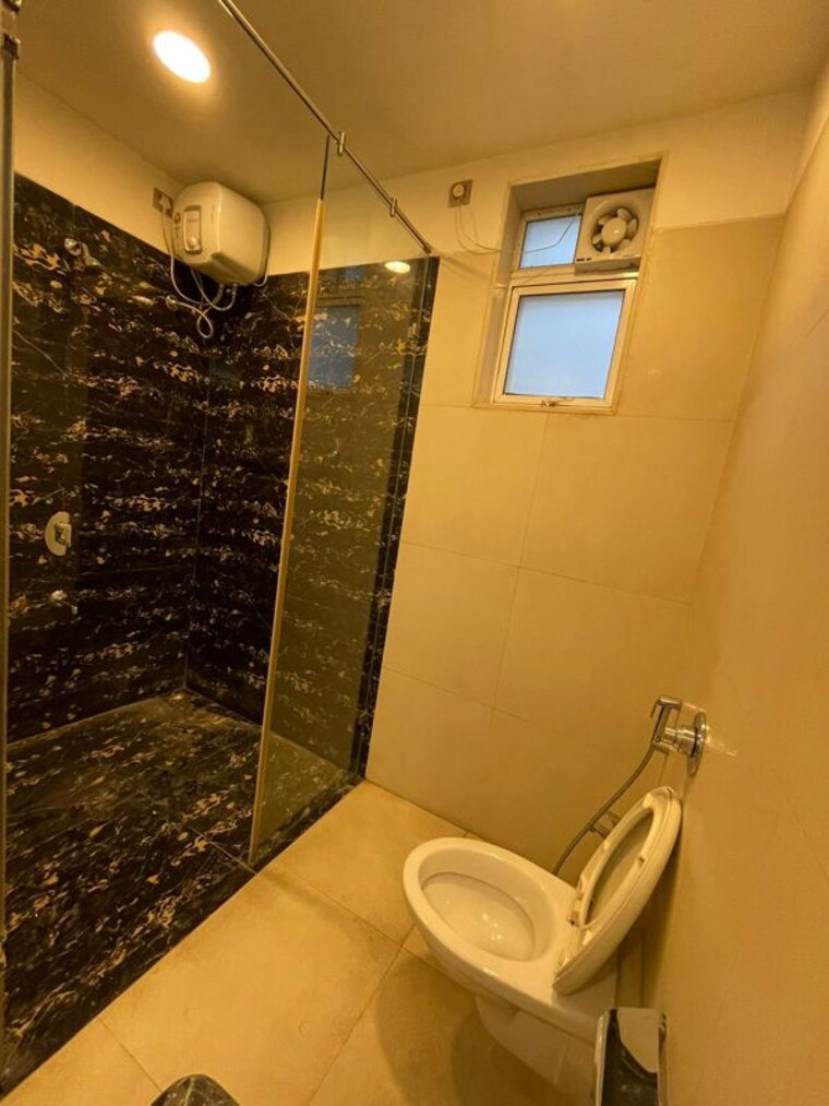 Bathroom, nahar-amrit-shakti 5 Bedroom 3000 Sq.Ft. Apartment In Chandivali Mumbai 10648634