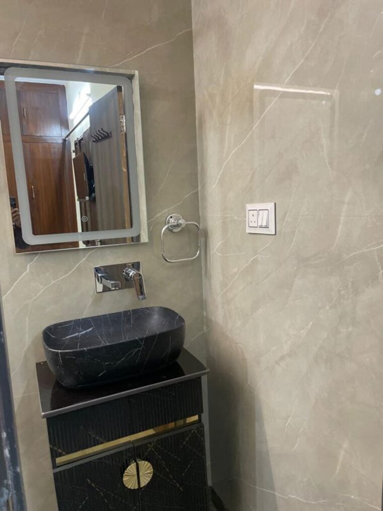 Bathroom, tagore garden 2 Bedroom 80 Sq.Yd. Builder Floor In Tagore Garden Delhi 10648703