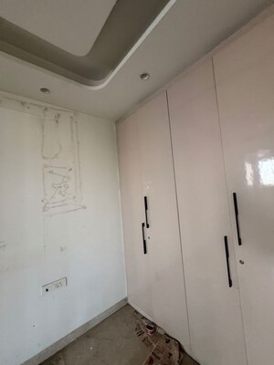 Furnished Amenities in 3 BHK Builder Floor at Rajouri Garden – for Rent
