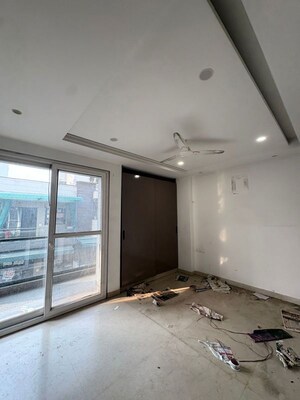 Room in 3 BHK Builder Floor at Rajouri Garden – for Rent