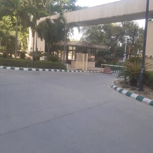 Parking in 3 BHK Apartment at Unitech Horizon, Pi Greater Noida – for Rent