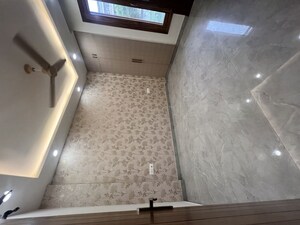 Building Lobby in 3 BHK Builder Floor at BPTP District, Sector 81 – for Sale