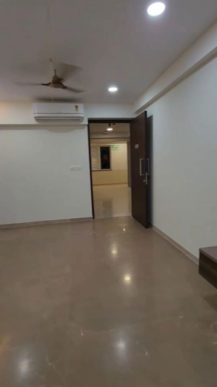 Room, indiabulls-one-indiabulls 2 Bedroom 840 Sq.Ft. Apartment In Pokhran Road No Two Thane 10648739