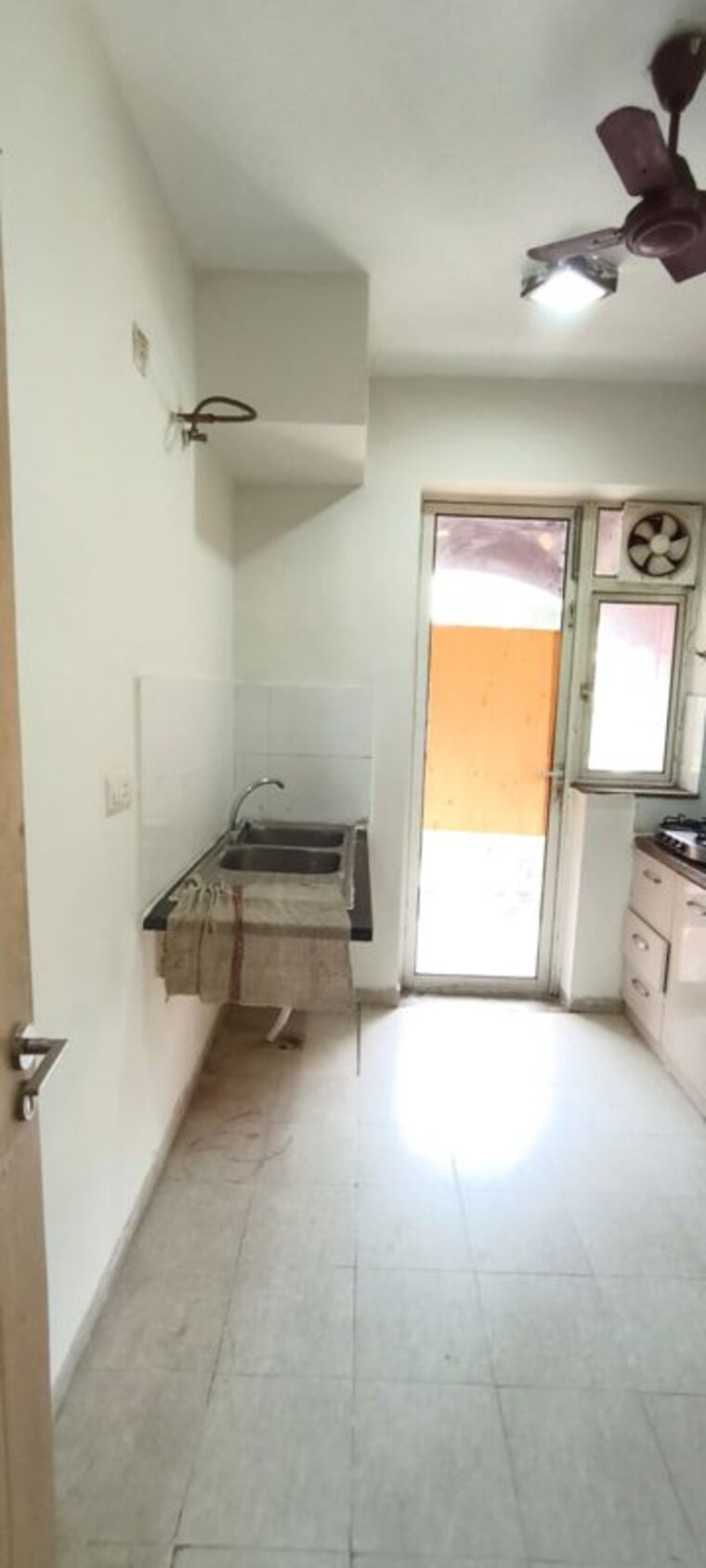 Kitchen, emaar-digi-homes 2 Bedroom 1508 Sq.Ft. Apartment In Sector 62 Gurgaon 10648772