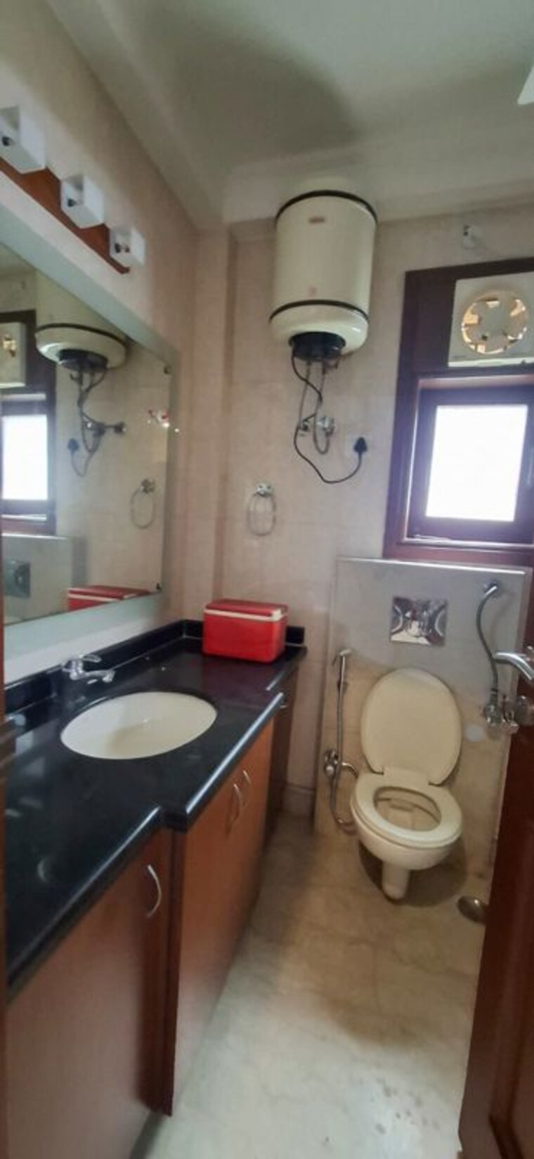 Bathroom, greater kailash 3 Bedroom 1872 Sq.Ft. Builder Floor In Greater Kailash Delhi 10648793