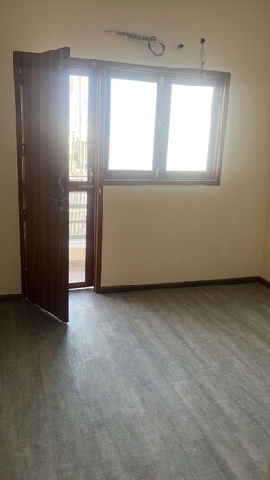 Room in 3 BHK Builder Floor at Greater Kailash – for Rent