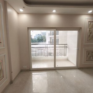 Room in 2 BHK Apartment at Mangalya Novena Green, Tech Zone 4 Greater Noida – for Rent