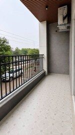 3 BHK +  150 Sq.Yd. Builder Floor in Puri Kohinoor