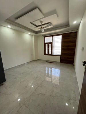 4 BHK Apartment For Rent in Sector 6 Dwarka