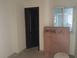 Room in  Apartment at Saviour Park, Mohan Nagar – for Sale