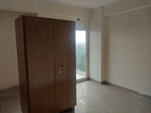 Room in  Apartment at Saviour Park, Mohan Nagar – for Sale