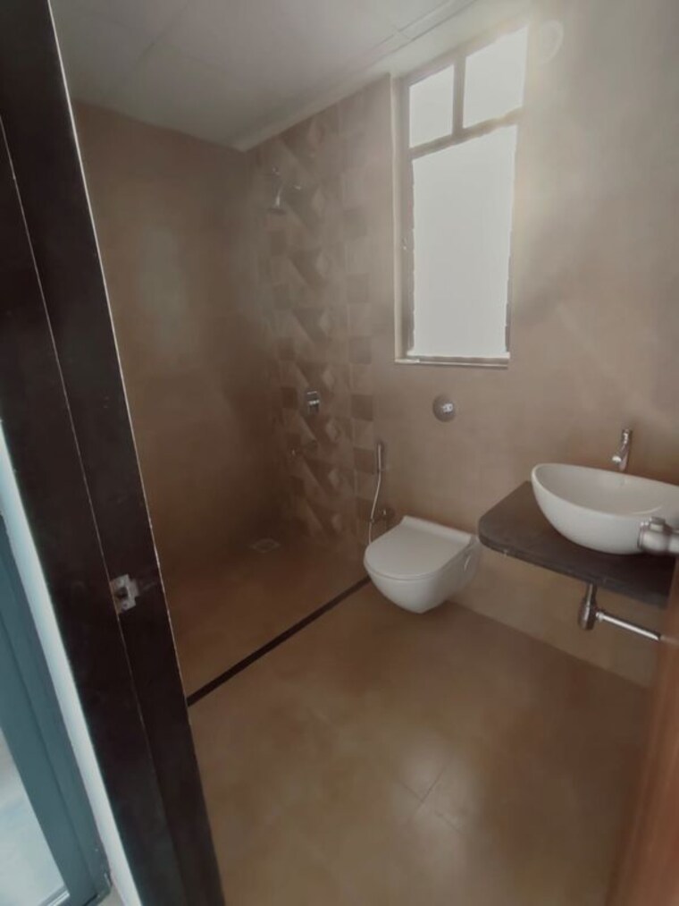 Bathroom, mantra-mirari 3.5 Bedroom 1180 Sq.Ft. Apartment In Koregaon Park Pune 10648858