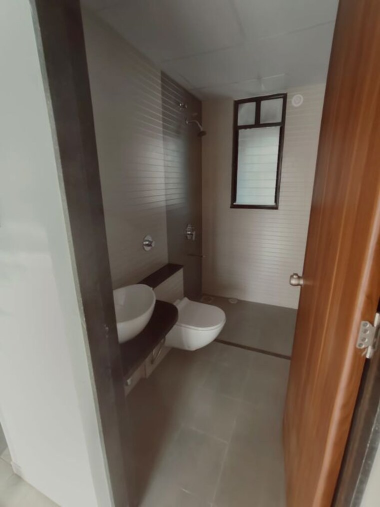 Bathroom, mantra-mirari 3.5 Bedroom 1180 Sq.Ft. Apartment In Koregaon Park Pune 10648858