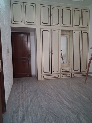 Building Lobby in 3 BHK Builder Floor at Sector 4 – for Rent