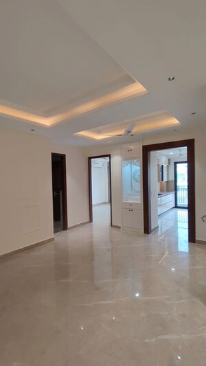 Room in 4 BHK Builder Floor at Ansal API Esencia, Sector 67 – for Rent