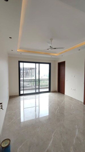 Room in 4 BHK Builder Floor at Ansal API Esencia, Sector 67 – for Rent