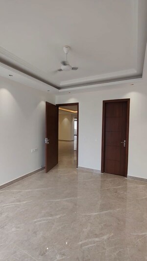 Room in 4 BHK Builder Floor at Ansal API Esencia, Sector 67 – for Rent