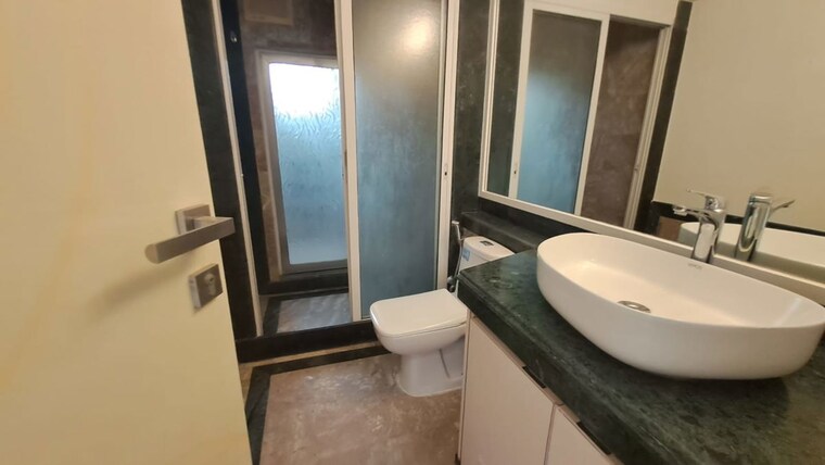 Bathroom, hiranandani-gardens-odyssey-i-ii 4 Bedroom 3150 Sq.Ft. Apartment In Powai Mumbai 10648824