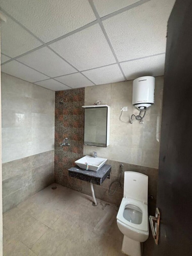 Bathroom, nirala-greenshire 3 Bedroom 1470 Sq.Ft. Apartment In Sector 2 Greater Noida Greater Noida 10648872