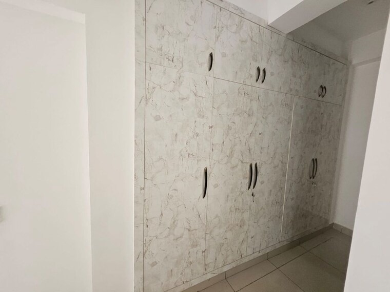 Bathroom, rg-luxury-homes 2 Bedroom 1229 Sq.Ft. Apartment In Sector 16b Greater Noida Greater Noida 10648868