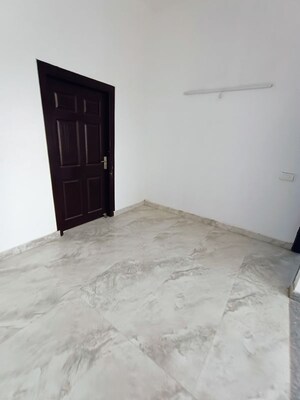 Room in 3.5 BHK Villa at Amrapali Leisure Park, Amrapali Leisure Valley – for Rent