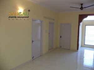 Room in 3 BHK Apartment at Gulmohar Nest, Marathahalli – for Rent