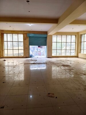Room in  Office Space in IT/SEZ at Sector 63 – for Rent