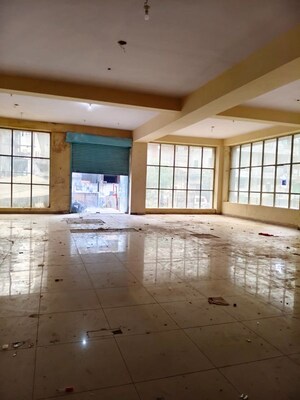 Room in  Office Space in IT/SEZ at Sector 63 – for Rent