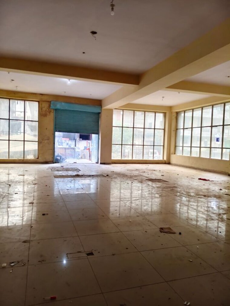 Room, sector 63 Commercial Office Space in IT/SEZ 2500 Sq.Ft. In Sector 63 Noida 10648849
