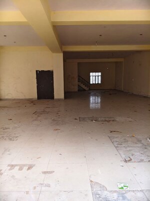 Room in  Office Space in IT/SEZ at Sector 63 – for Rent