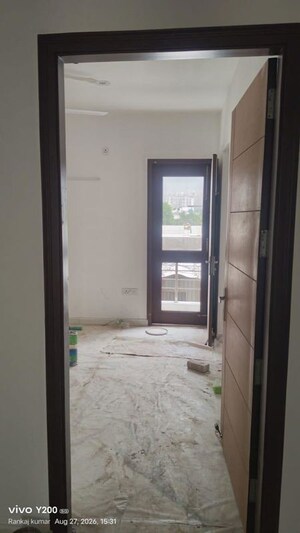 Room in 3 BHK Builder Floor at Sector 46 – for Rent