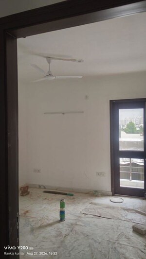 Room in 3 BHK Builder Floor at Sector 46 – for Rent