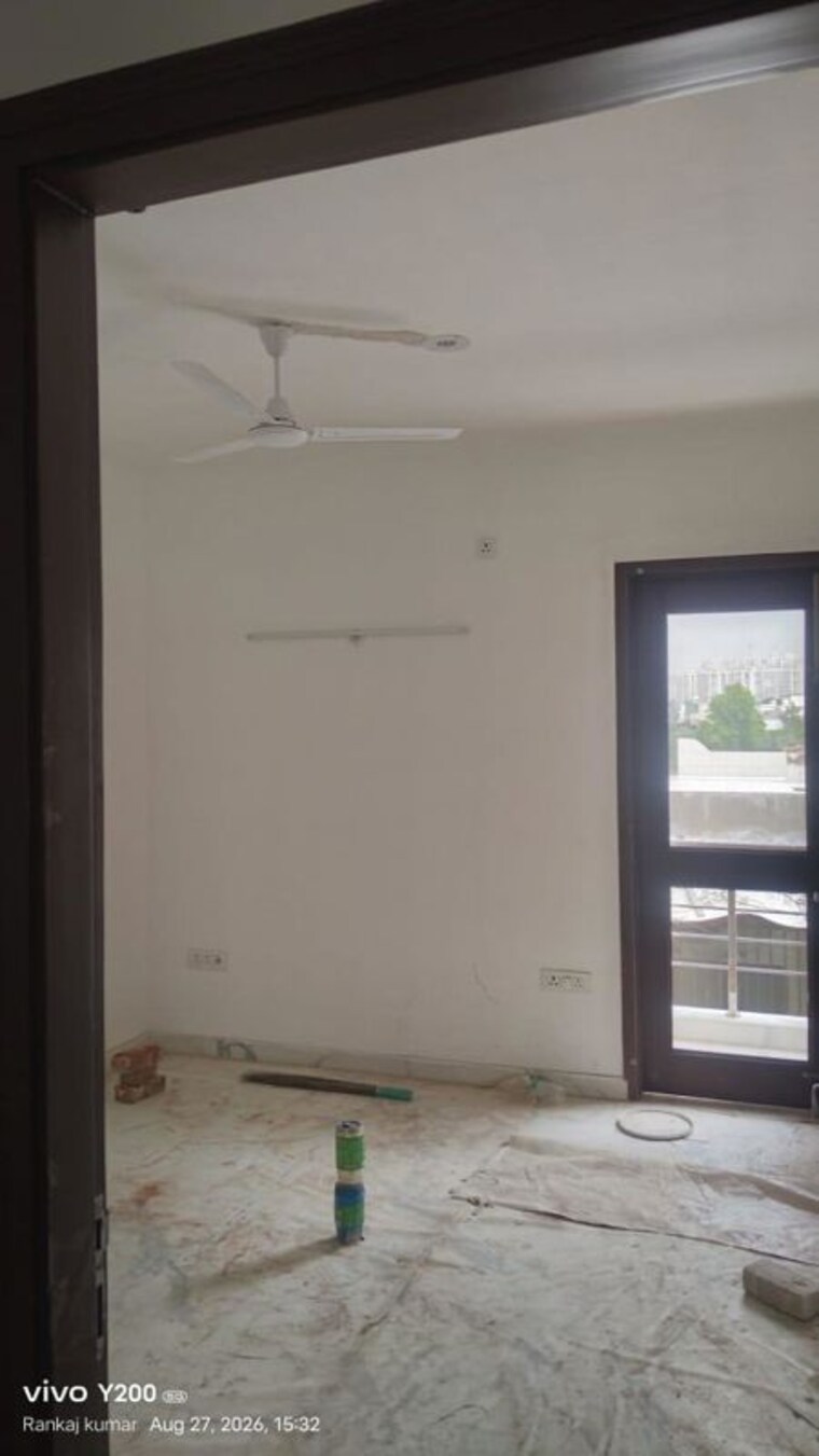 Room, sector 46 3 Bedroom 3000 Sq.Ft. Builder Floor In Sector 46 Noida 10648897