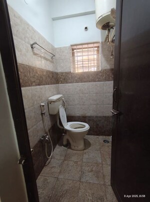 Bathroom in 2 BHK Builder Floor at Hsr Layout Sector 3 – for Rent