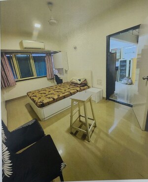 Hall in 1 BHK Apartment at Adelphi Apartment, Andheri West – for Rent