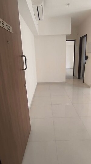 1 BHK Apartment For Sale in Lodha Amara, Kolshet Road