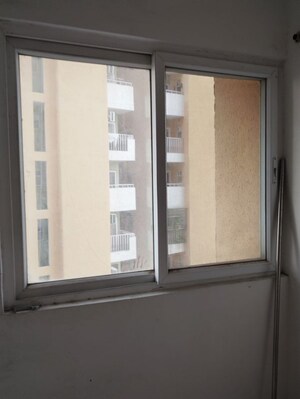 Room in 3 BHK Apartment at Sargam Apartment, Jankipuram – for Rent