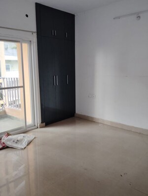 Room in 3 BHK Apartment at Sargam Apartment, Jankipuram – for Rent