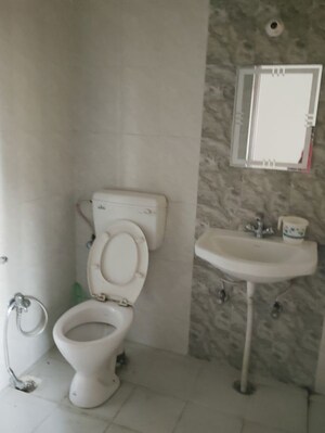 Bathroom in 3 BHK Apartment at Sargam Apartment, Jankipuram – for Rent